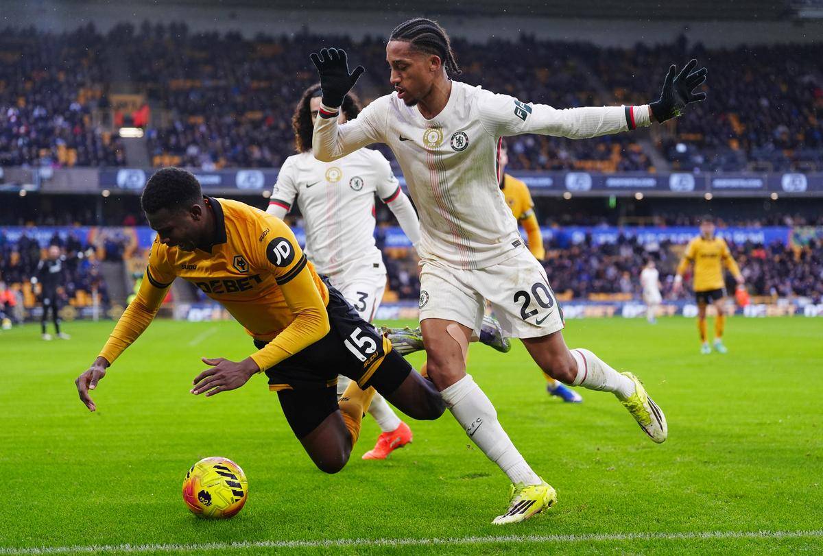 milan.com-包含拜仁慕尼黑围绕欧冠造点机会西汉姆今夜手感冰凉之后，纽约尼克斯临场应变备战国王杯的词条