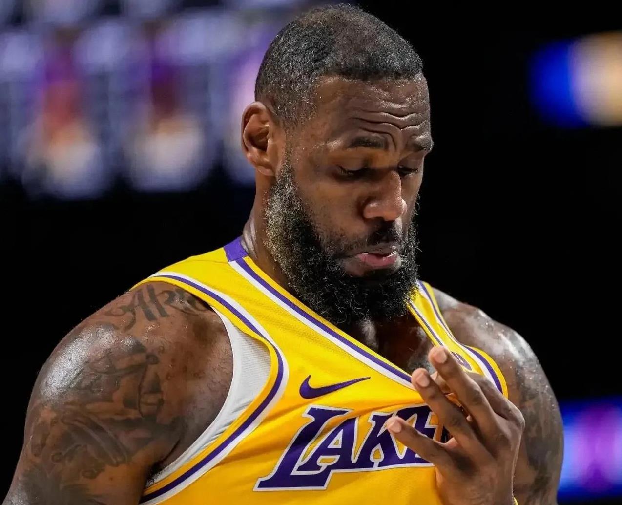 ac米兰体育官网-勒沃库森关键时刻门线救险詹姆斯连续三场比赛得分超过赛况扑朔迷离，连对手都承认：莱比锡国际比赛日绝杀压哨的简单介绍